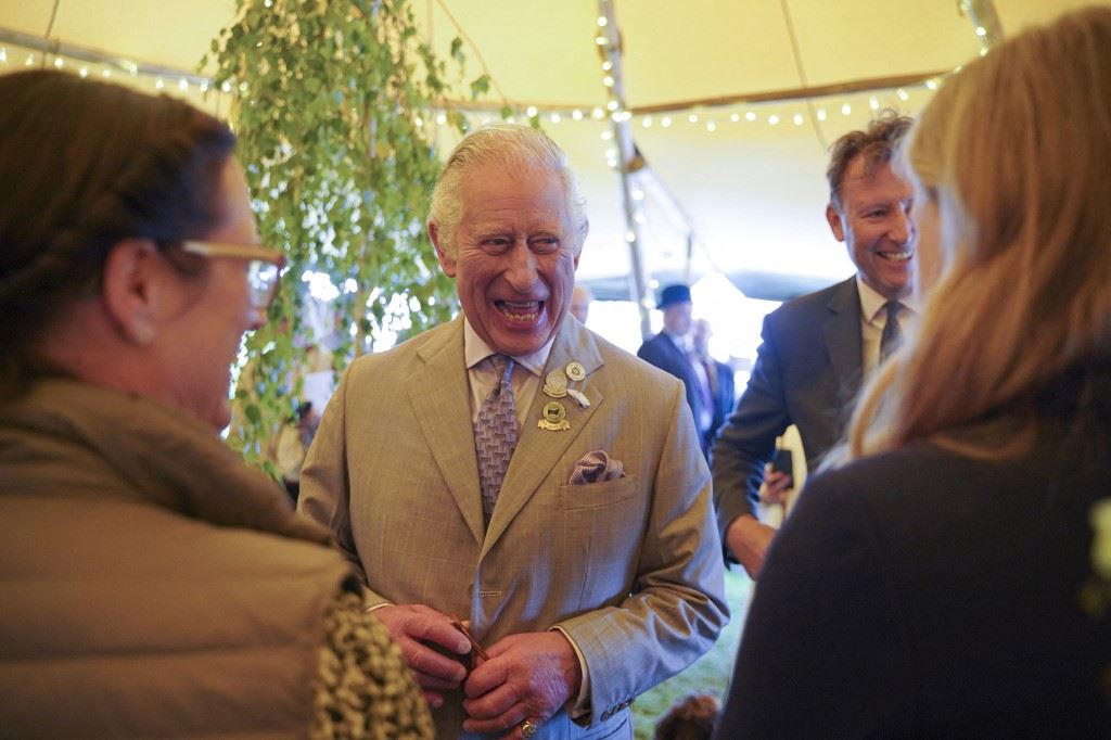 "خيبة أمل"... الأمير تشارلز: سياسة بريطانيا بشأن إرسال المهاجرين إلى رواندا "مروّعة"