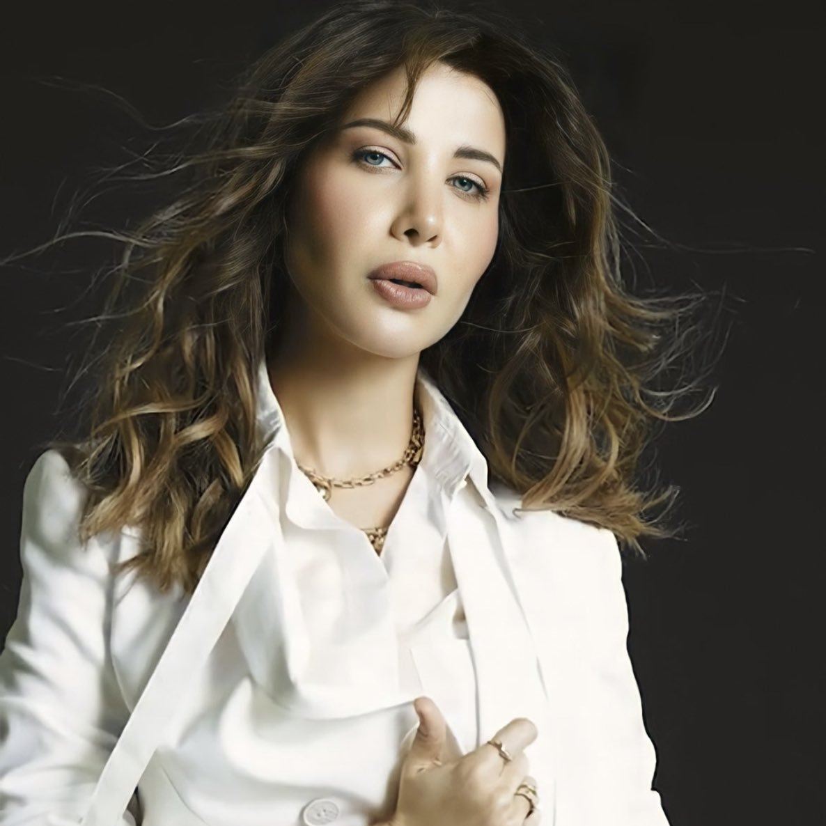 نانسي عجرم "ولّعت الجو" في مسرح الأولمبيا والجمهور يحتفل بعيد ميلادها