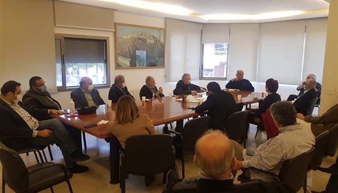 "لقاء سيدة الجبل" يرفض "تنصيب نصرالله مرشداً للدولة"