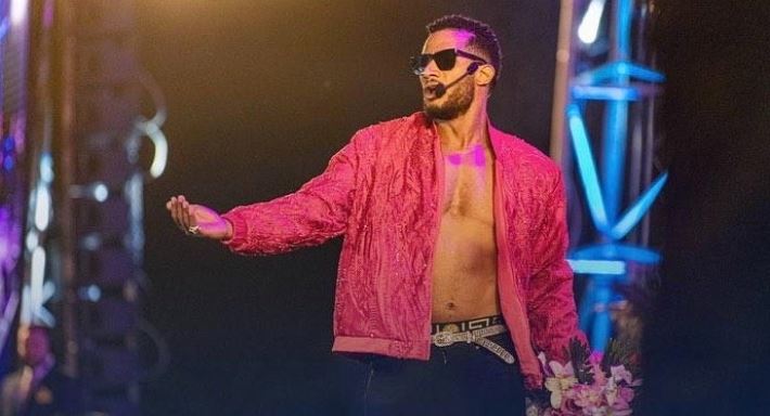 بالفيديو: محمد رمضان يُعدّ أمواله بعد إلزام من المحكمة بدفع غرامة