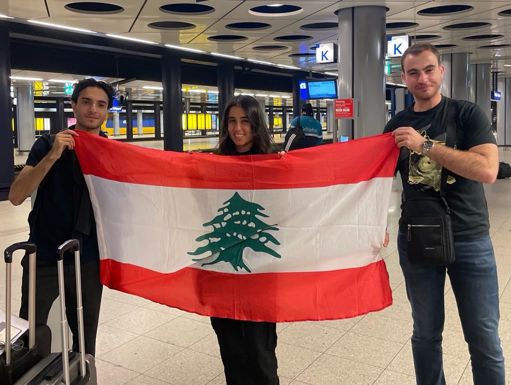3 طلاب من "اليسوعية" في نهائيات مناظرة دولية... "شباب بيرفعوا الراس"