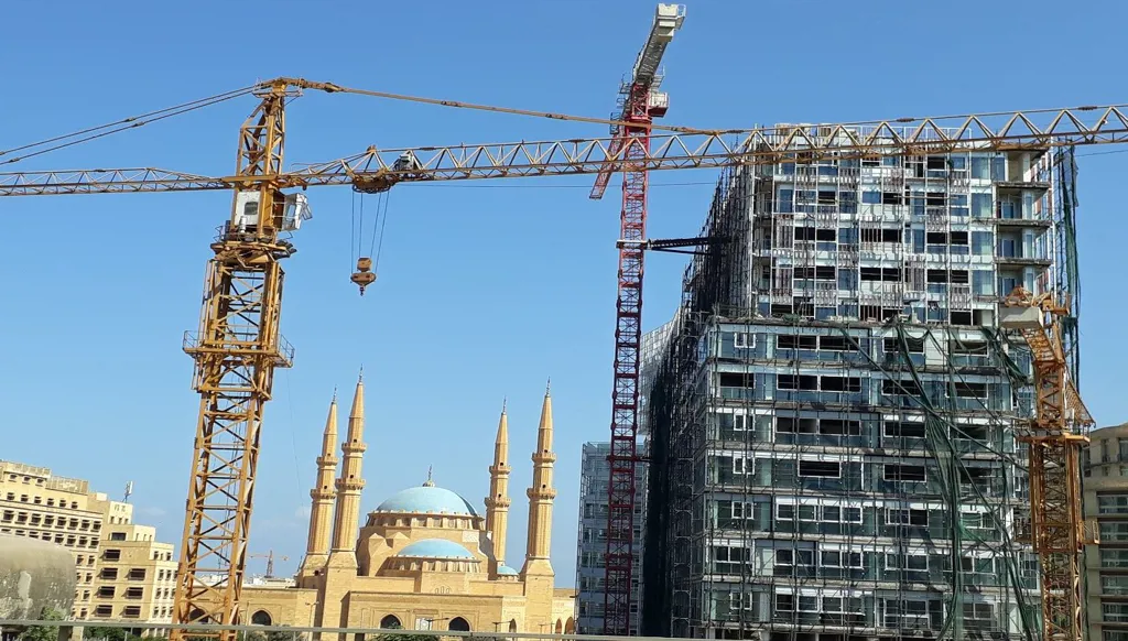 الحرب تعيد رسم الخريطة الاستثمارية في لبنان: مستثمرون يفرملون أحلامهم وآخرون يتجاهلون