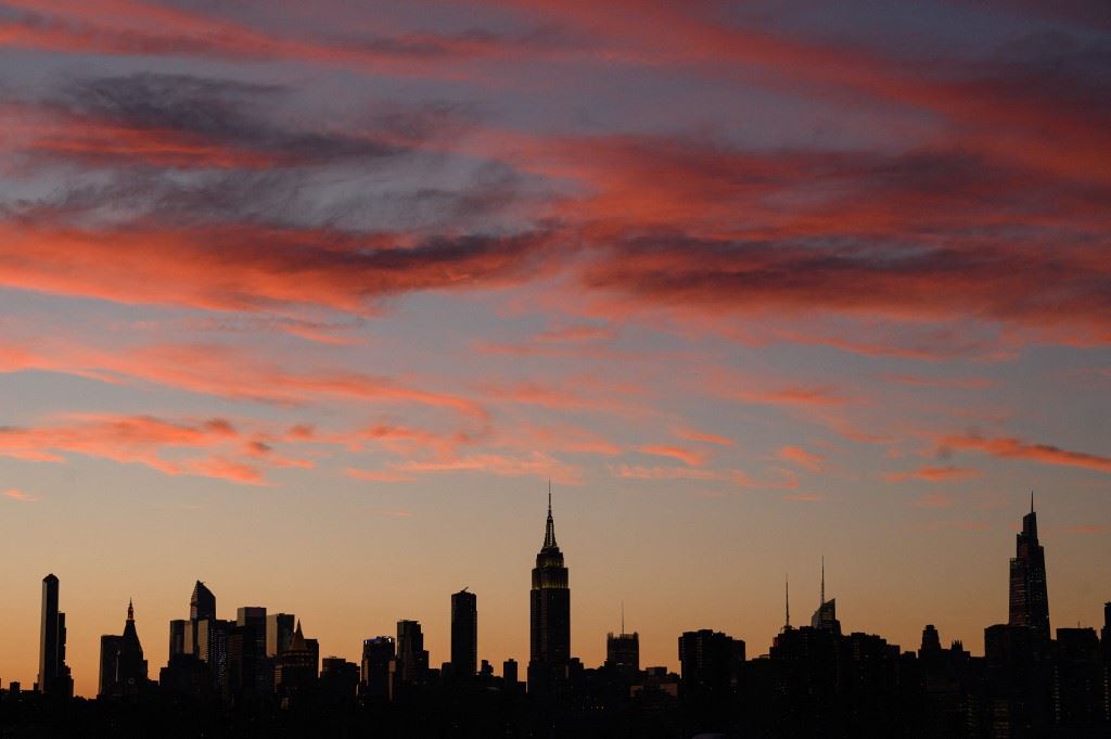 مقتل امرأة بالرصاص أثناء دفع عربة طفلها في أحد شوارع نيويورك