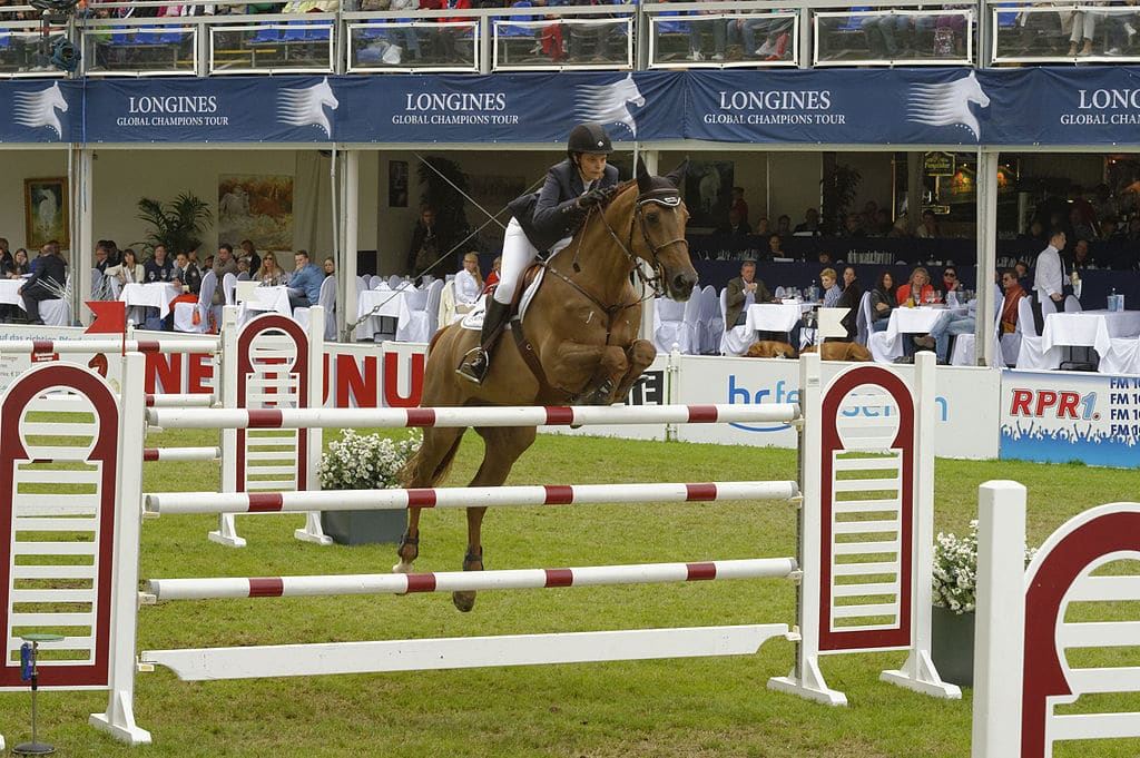 معاناة أثينا أوناسيس المزدوجية: من تحايل والدها على ميراثها الى خيانة زوجها