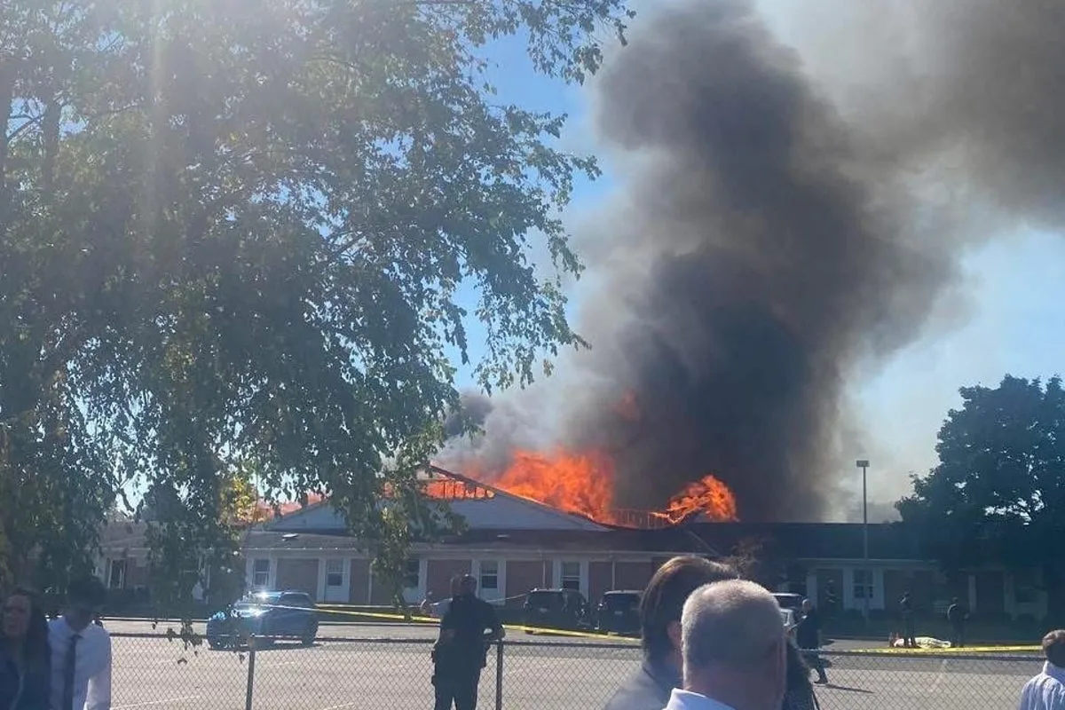 الحريق في الكنيسة (مواقع)