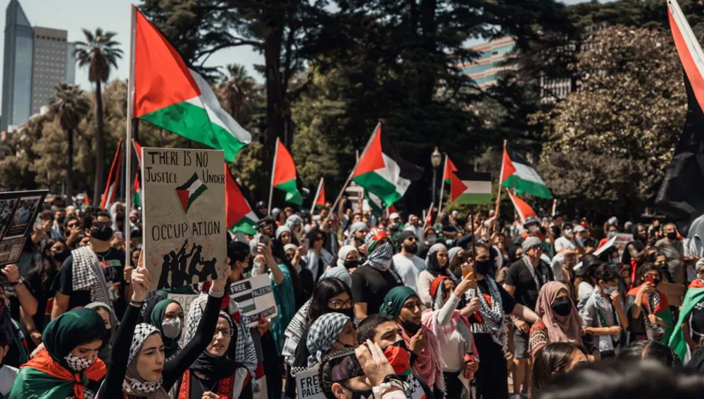 العفو الدولية تتهم أميركا باستهداف المهاجرين والطلاب الأجانب بالذكاء الاصطناعي
