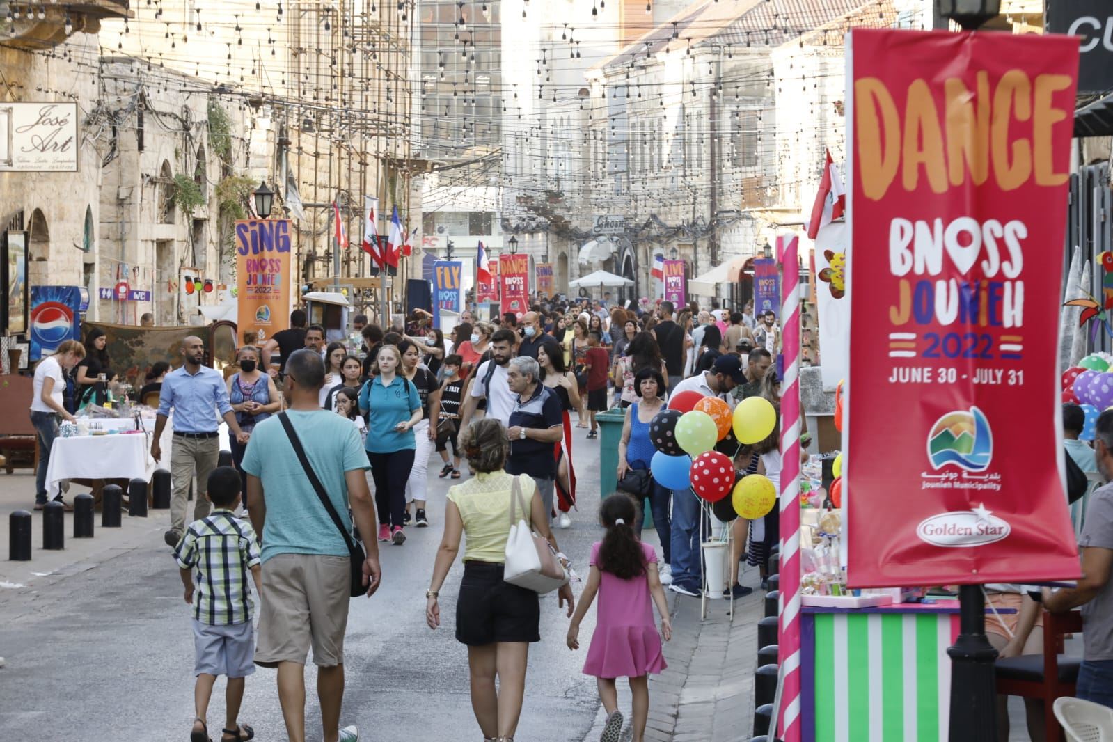 بالصور- مهرجان "بنص جونية" يعجّ بالحياة