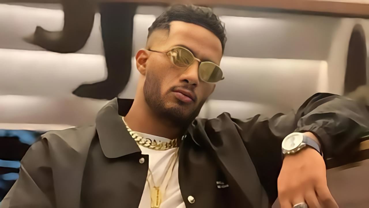 محمد رمضان في مرمى الهجوم بعد احتضانه فتاة إسرائيلية... مجندة في الجيش