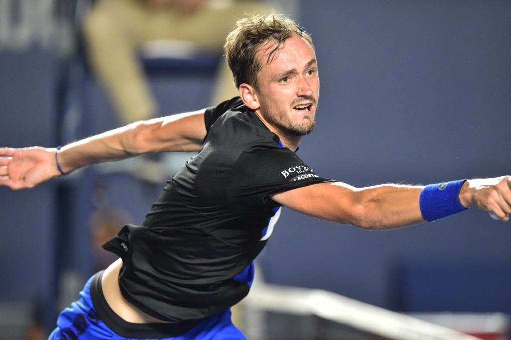 عودة ناجحة لمدفيديف إلى الملاعب