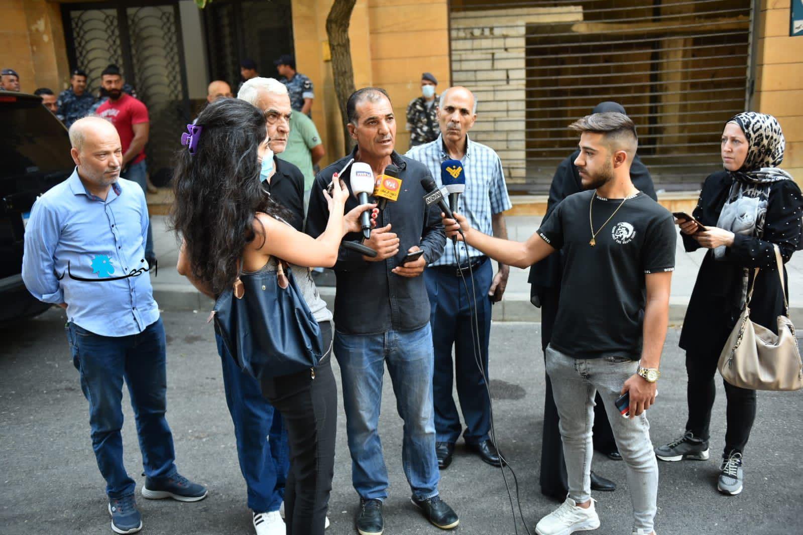 وقفة لأهالي الطلاب في الخارج أمام "الخارجية"... وصرخة لرئيس الجمهورية (صور وفيديو)