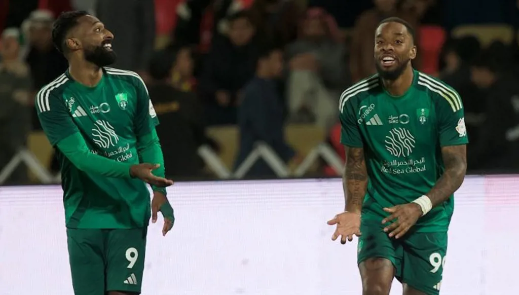 الأهلي يحقق فوزه الثالث توالياً بالدوري السعودي