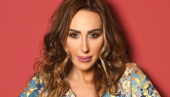 بالصورة: ورد الخال حين كانت وصيفة لملكة جمال لبنان