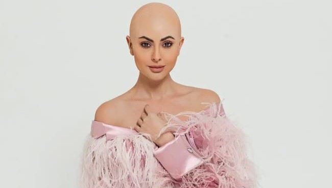 بالصورة: مريم حسين تتعرّض للهجوم .. إليكم السبب