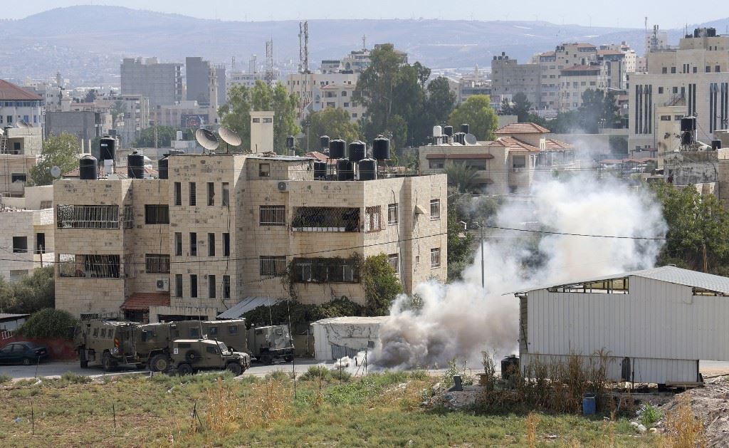 قوّات إسرائيلية تقتحم مخيّم جنين... مقتل فلسطينيّ في مواجهات عنيفة (فيديو)