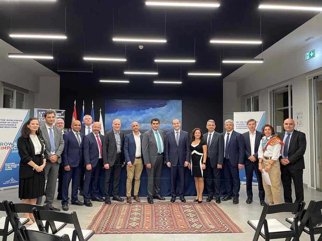 إطلاق برنامج لدعم الشركات الناشئة في المعهد العالي للأعمال "ESA" بتمويلٍ من شركة "Saint-Gobain" العالمية