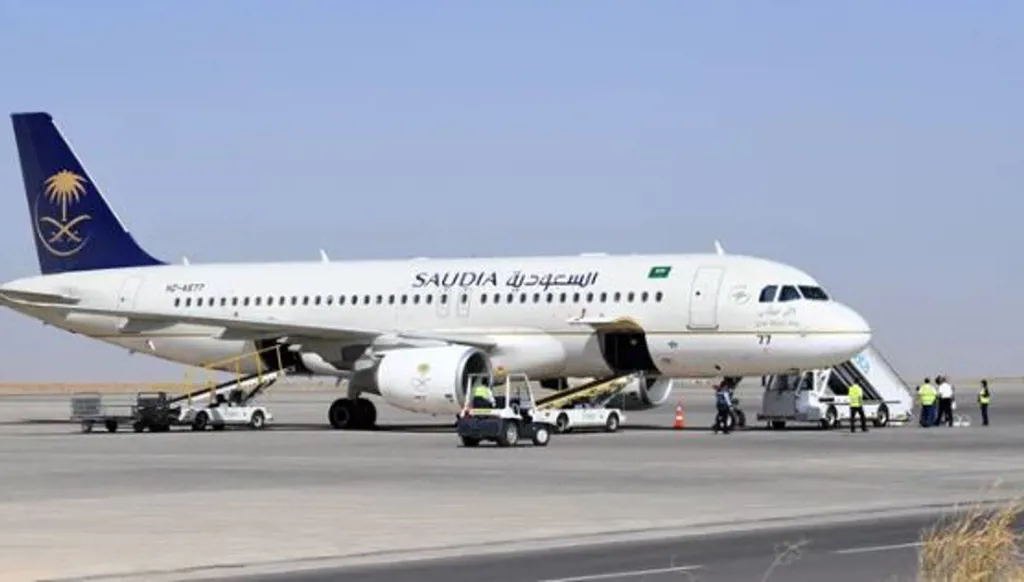 طائرة تابعة للخطوط السعودية تغير مسارها بعد تهديد بوجود قنبلة