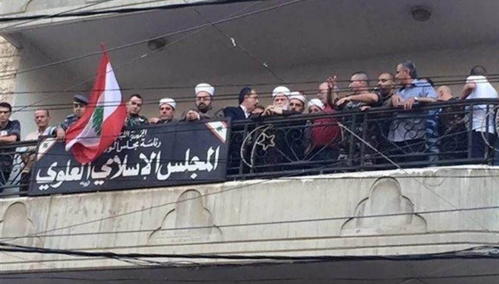 العلويُّونَ بينَ سجنِ "الطَّائفةِ" وأفقِ "المتَّحدِ الثَّقافيّ": نداءٌ للاغِتَسالِ بِالمَعْرِفَةِ
