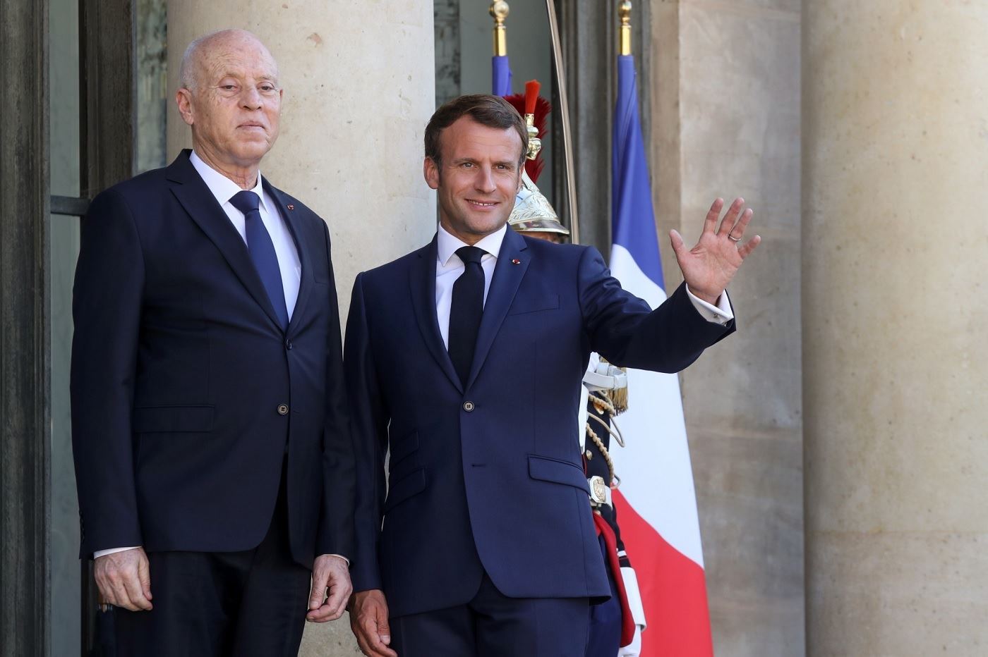 فرنسا تمنح تونس قرضاً بقيمة 200 مليون يورو