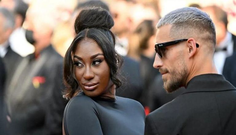 محاكمة مغنية فرنسية شهيرة وشريكها بتهمة "عنف متبادل"