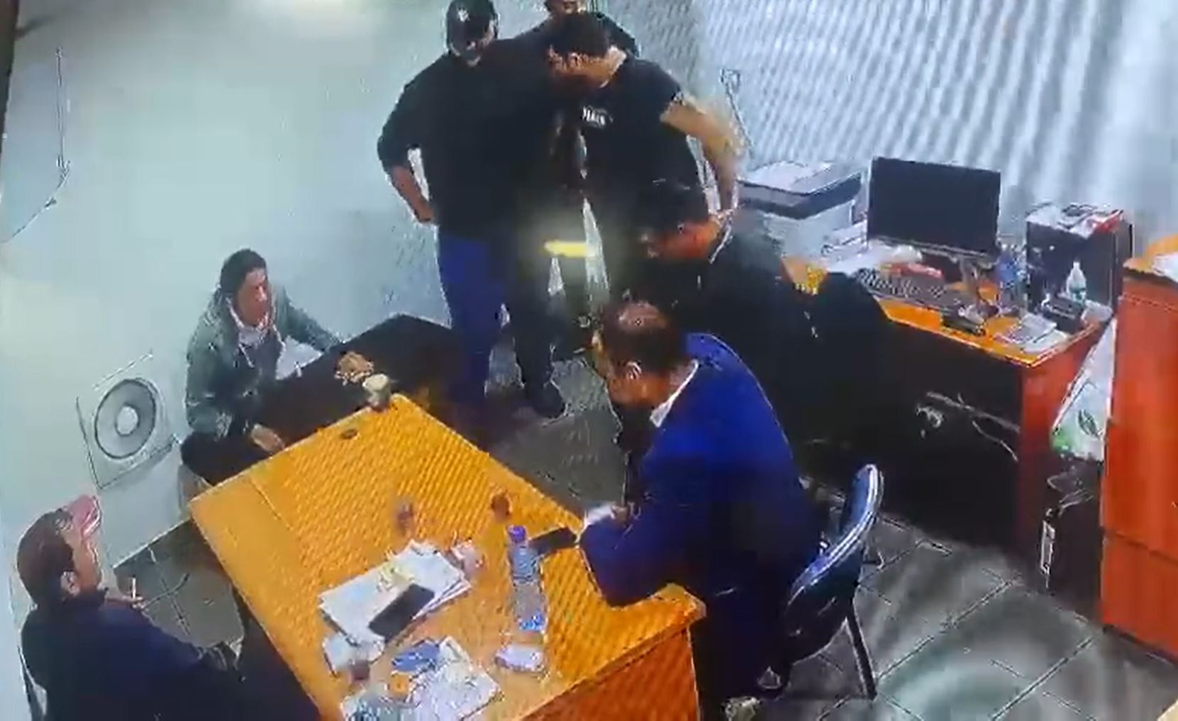 فيديو متداوَل عن اعتداء داخل أحد المكاتب... كيف علّقت إدارة "فينيسيا"؟