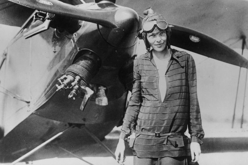 الطيارة الشهيرة أميليا إيرهارت