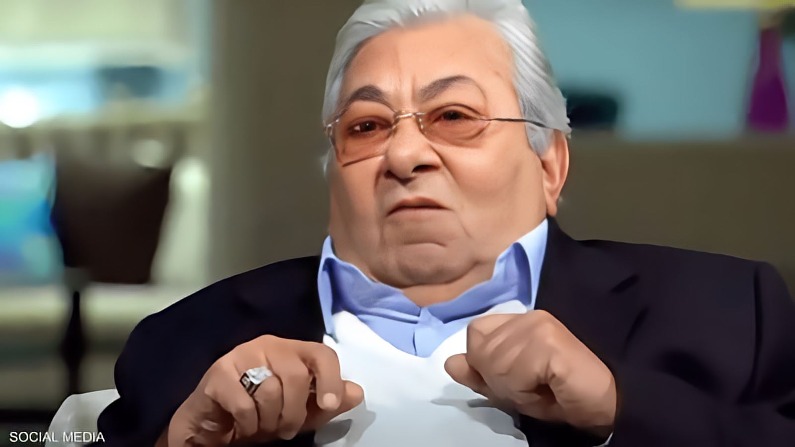 فاروق فلوكس ينتقد إعادة تقديم "سيدتي الجميلة" وينصح أحمد السقا