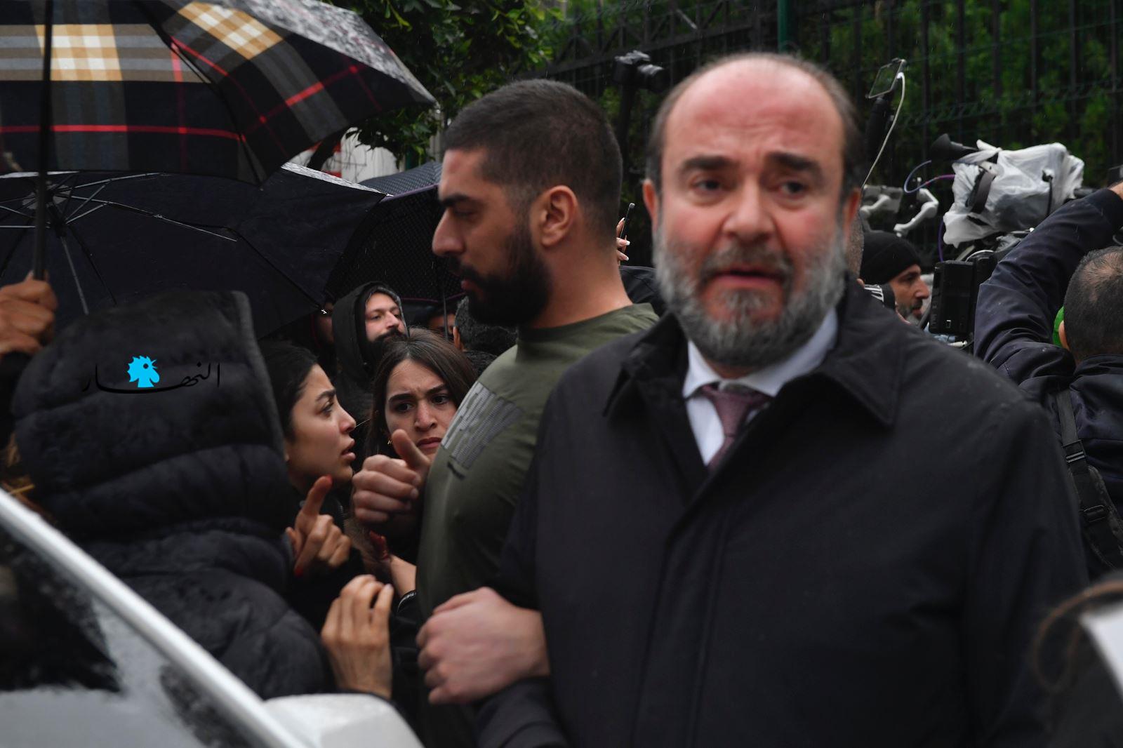 إخلاء سبيل وليم نون وبيتر بو صعب بعد يوم طويل... وقلق من محاولات 'خنق ...