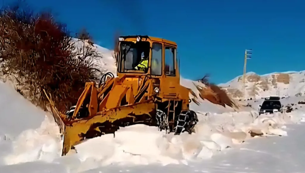 لبنان يتحضّر لمنخفض جوي سريع... أمطار ورياح وثلوج وتحذير من الطرقات والموج!