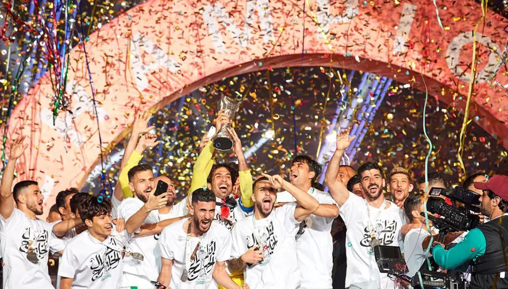 كم مرة لعبت الأرض مع أصحابها في بطولة كأس الخليج؟