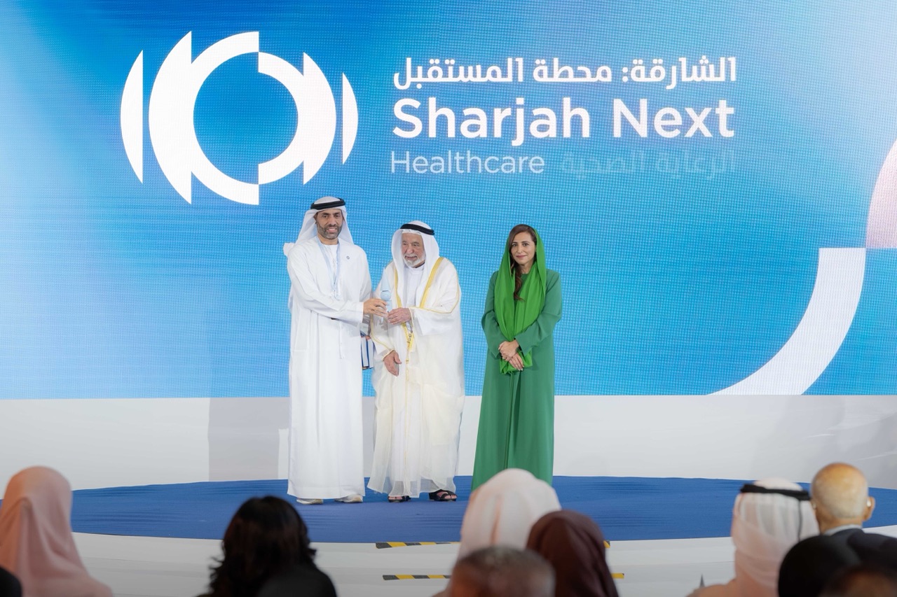 القاسمي مكرّماً الضيوف والشركاء والداعمين.