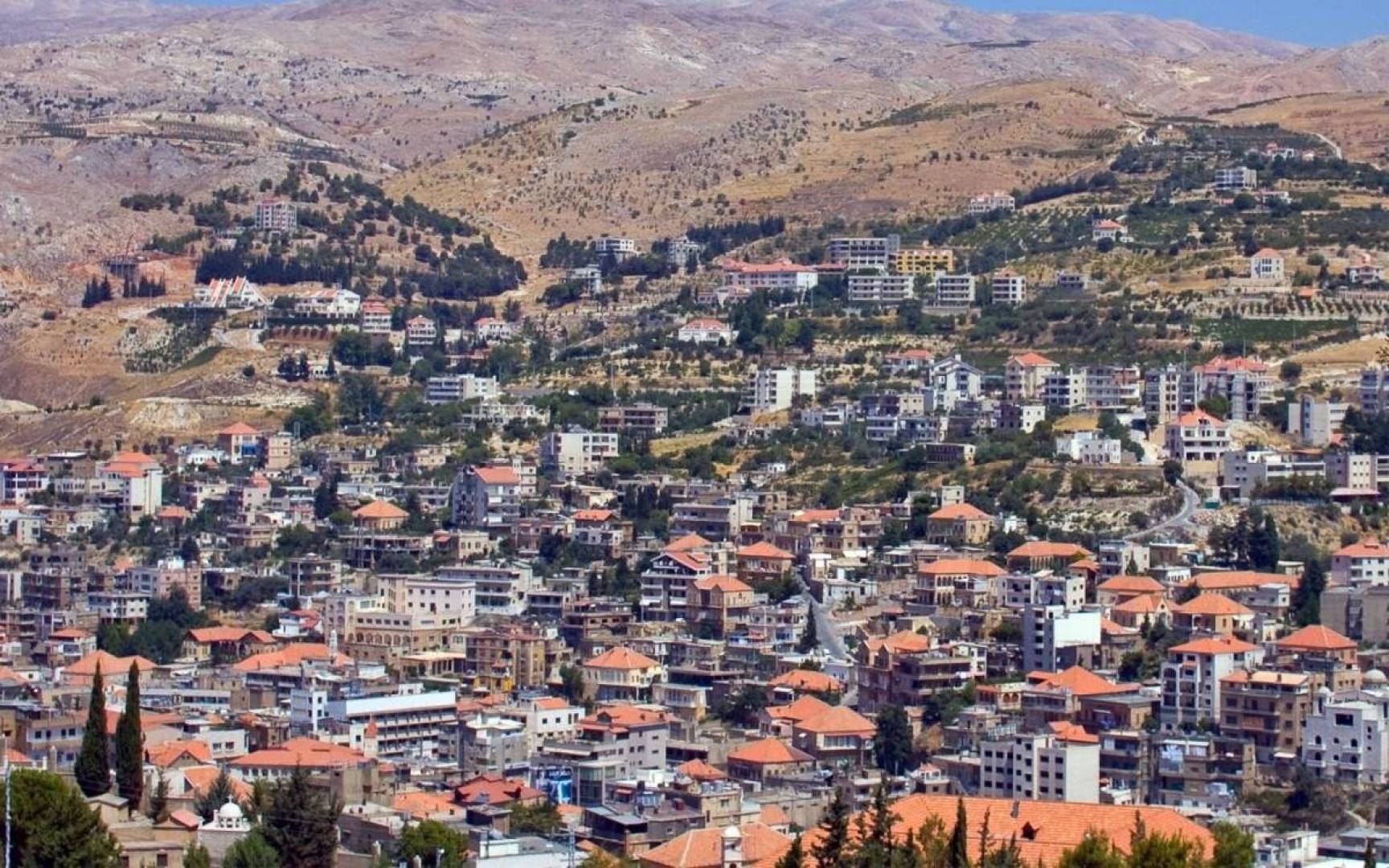 حادثة مروّعة في البقاع... رمت ولديها من الطبقة الثانية