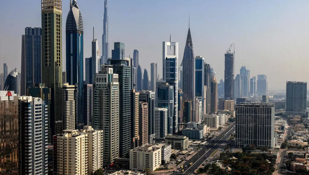 اقتصاد دبي ينمو 2.4% في الربع الأول بدعم التمويل والتجارة والعقارات