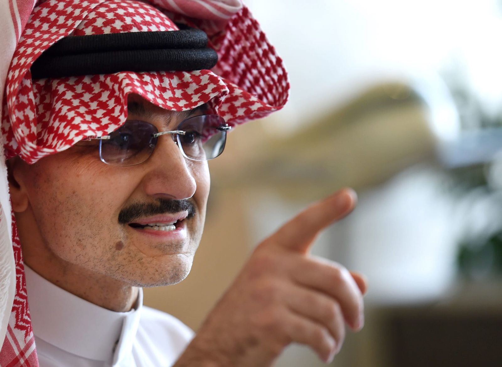 الأمير السعودي الوليد بن طلال يوجه رسالة لإيلون ماسك في تغريدة له على حسابه على "تويتر"... ماذا قال؟
