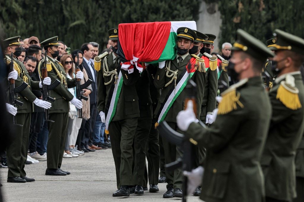 تشييع القيادي الفلسطيني السابق أحمد قريع في مراسم رسميّة