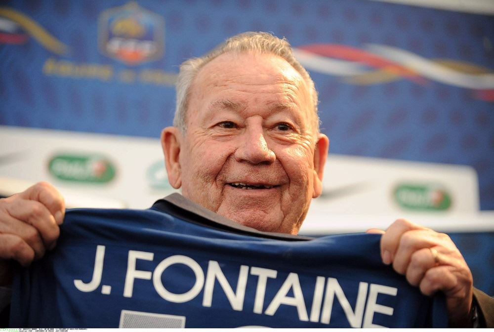 وفاة أفضل هداف في نسخة واحدة من كأس العالم جوست فونتين