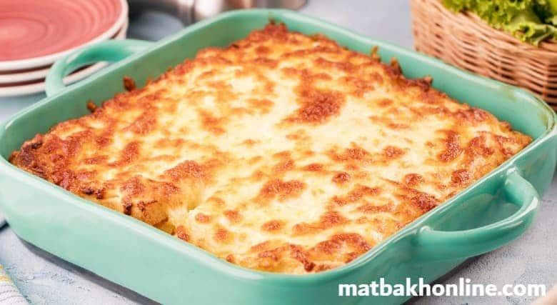 بالفيديو - صينيّة الدجاج بالصلصة البيضاء... لذّة لا تُقاوم