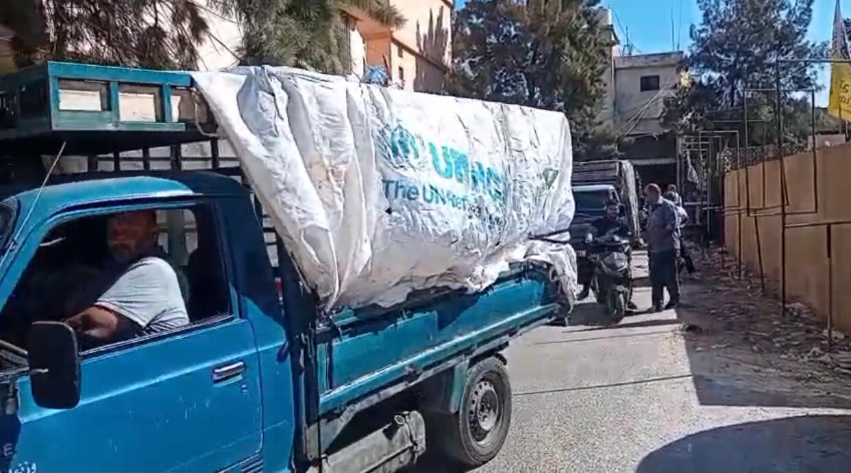 شحنات الأسلحة تتحرك من مخيم البداوي تمهيداً لتسليمها للجيش اللبناني (النهار- طوني فرنجية).
