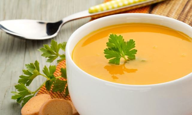 شوربة العدس الأصفر... شهيّة على مائدة الإفطار