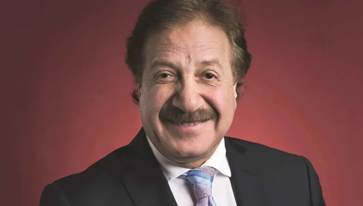 محمد المنصور... قامة خليجية تعانق أصالة المسرح وصناعة الذاكرة العربية