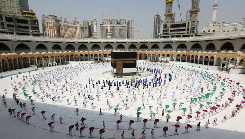 السعودية تطلق مشروعاً لإضافة أماكن لنحو مليون مصلّ في مكة