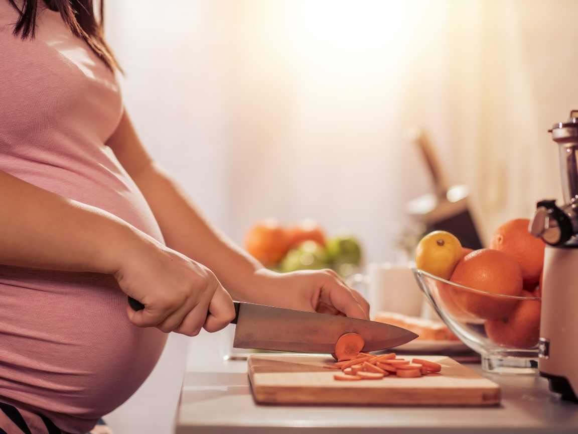 المرأة الحامل والصيام: ما هي الشروط ومتى يجب الحذر من هذه العلامات؟
