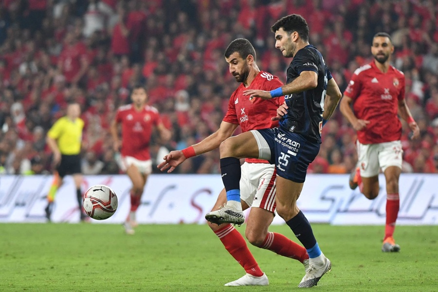 من مباراة سابقة بين الأهلي والزمالك. (وكالات)