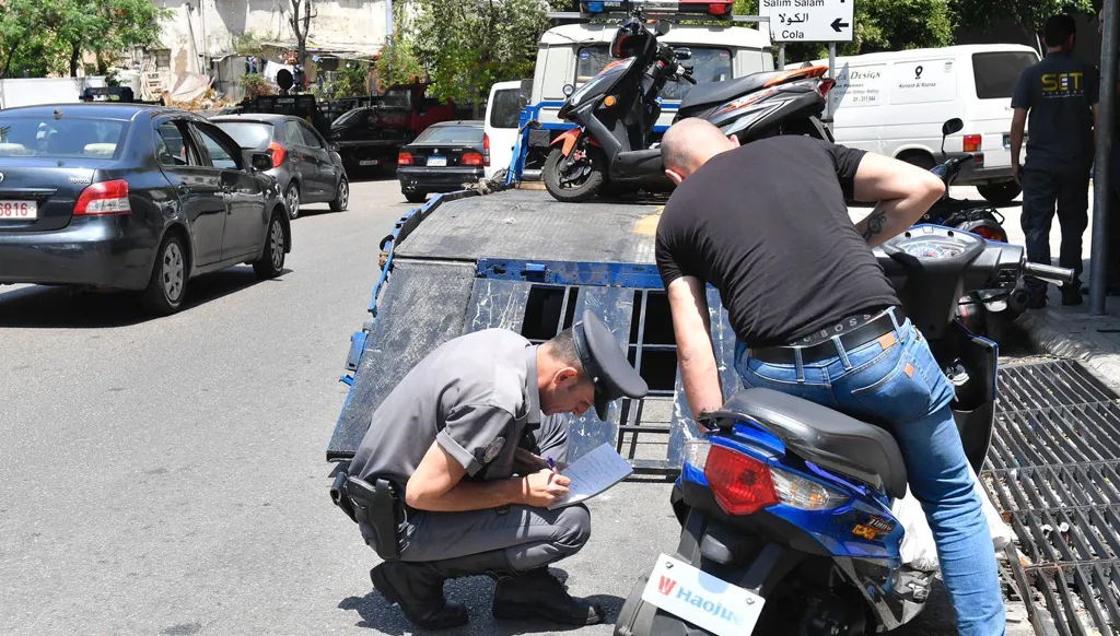 محافظ بيروت يوجه بتشديد الرقابة على الدراجات النارية ومنع "التوك توك" في العاصمة