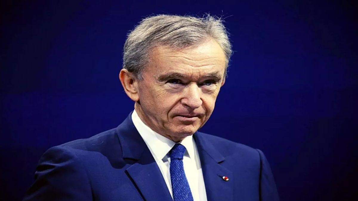 أغنى رجل في العالم يخسر 11 مليار دولار في يوم واحد
