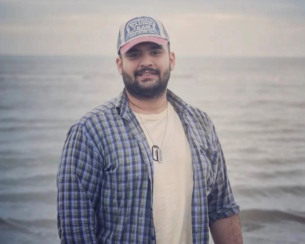 الممثل أحمد عباسي 