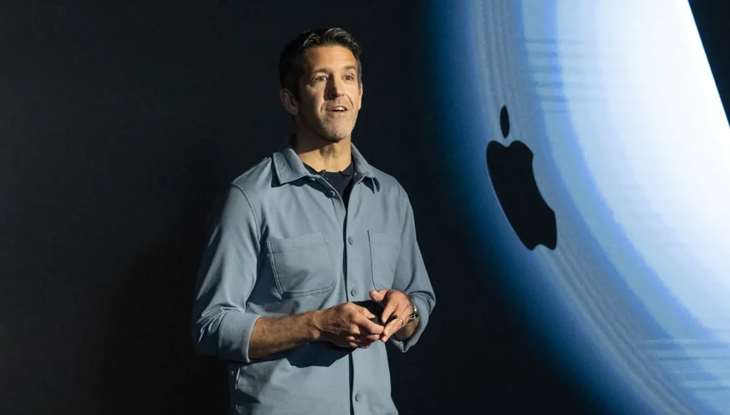"أبل" تعين جون تيرنوس رئيساً تنفيذياً جديداً لها