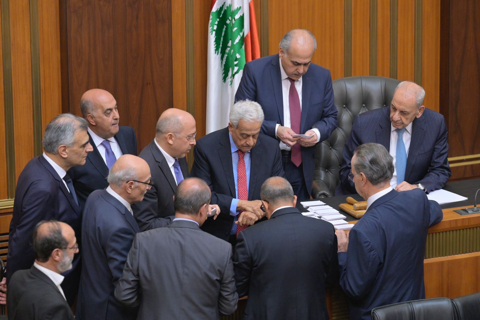 المعارضة والممانعة تدّعيان الربح: من أخطأ ومن أصاب ومن طمس الحقيقة؟