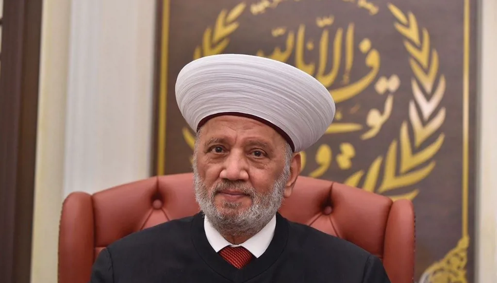 دريان تلقى اتصالاً من قائد الجيش: دار الفتوى لن تسمح بجر لبنان إلى أتون الفتن الطائفية والمذهبية