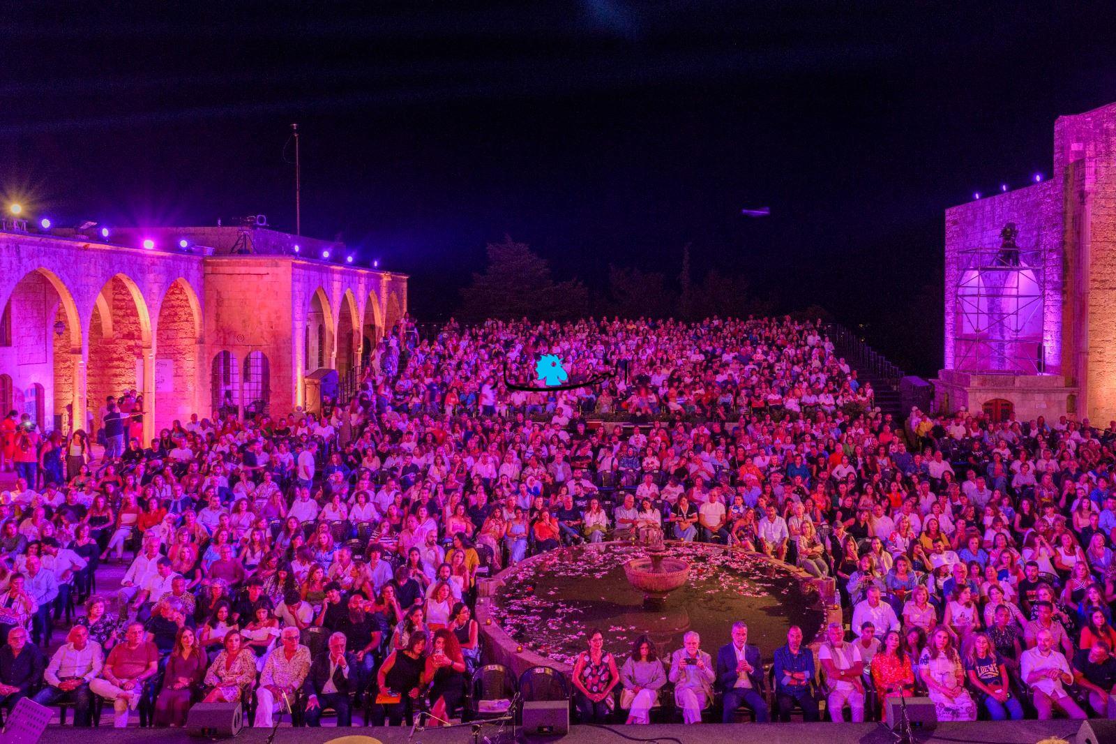 ليلة تموزيّة ساحرة مع "تشيكويلو" وغي مانوكيان في بيت الدين (صور - فيديو)