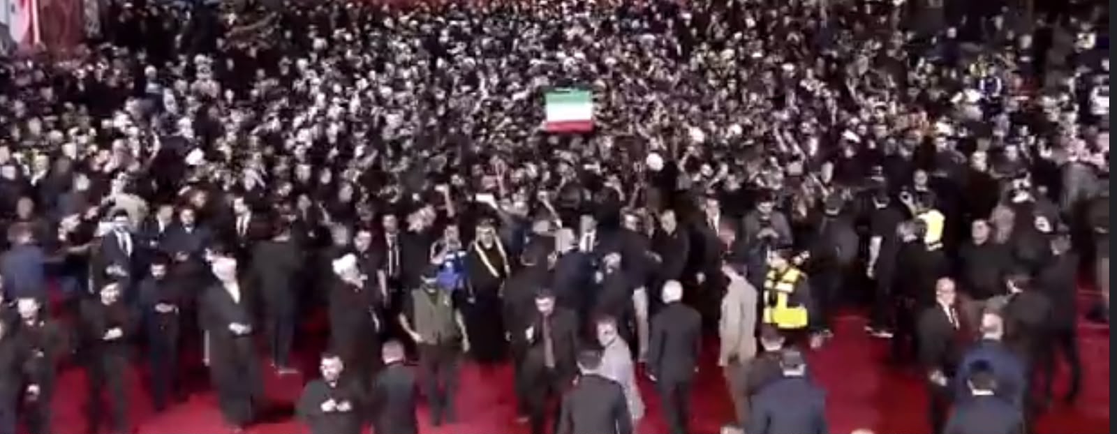 وصول نعش المرشد الإيراني علي خامنئي إلى النجف (النهار).